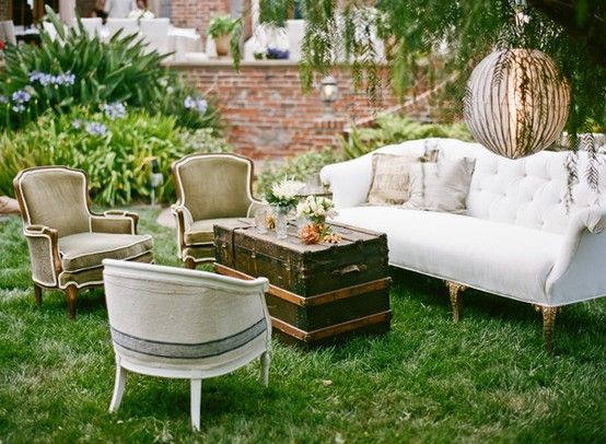 4 Chic Styles of Outdoor Lounge Seating